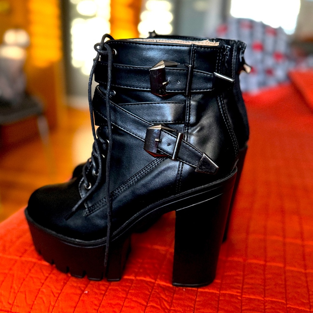 Platform boots